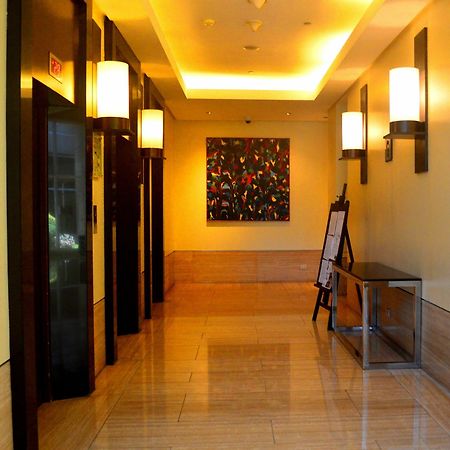 South Of Market Private Residences Taguig Exterior photo